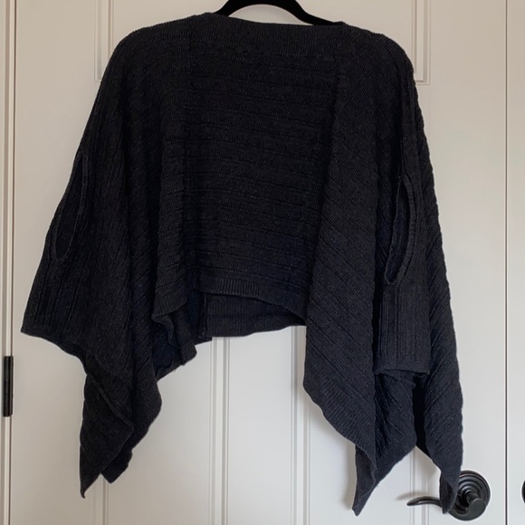 Lululemon Forward Flow Cape - Picture 1 of 4